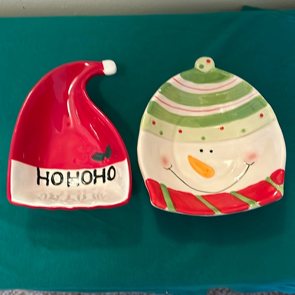 Set of 2 ceramic Christmas treat bowls